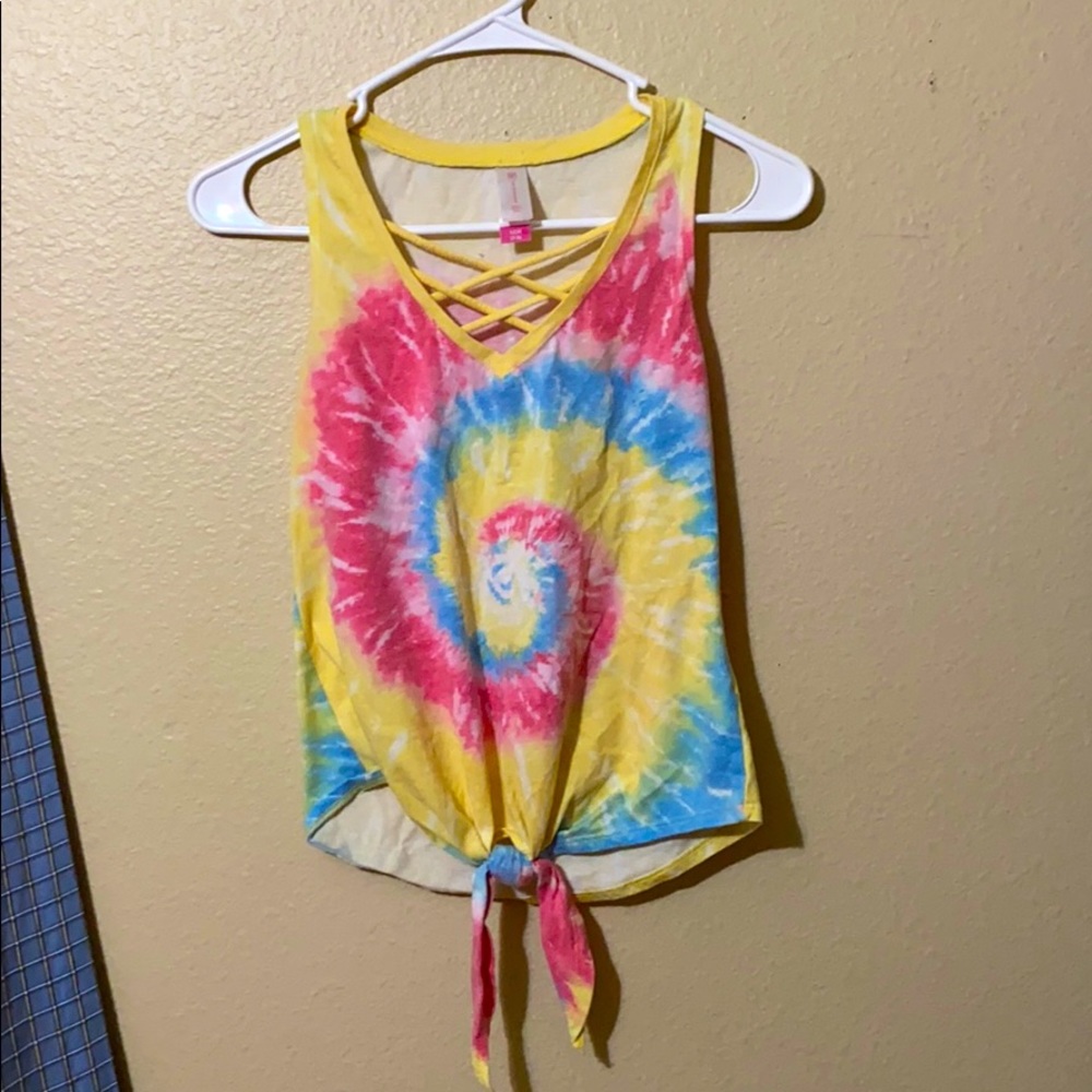 Criss-Cross Front Tie-Dye Tank Top